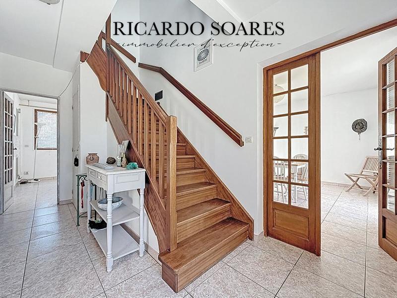 Maison - 200 m² - 7 pièces