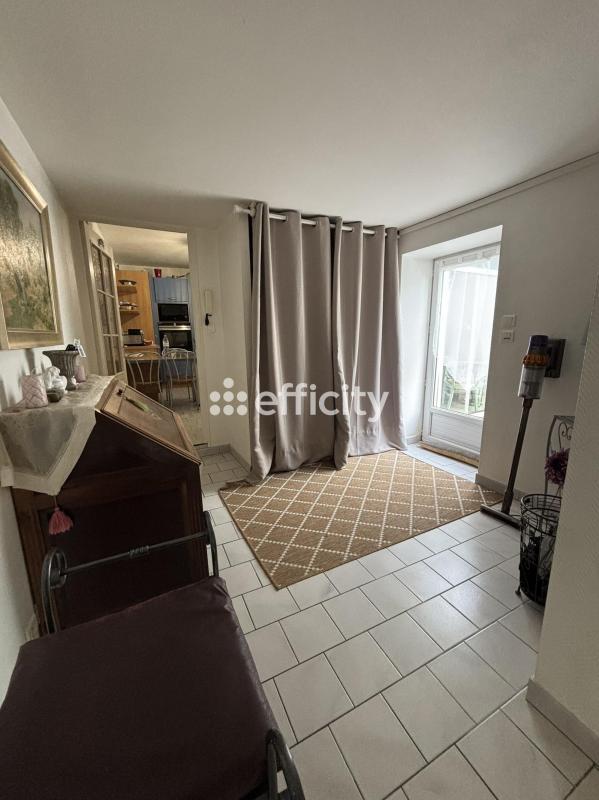 Maison - 200 m² - 9 pièces