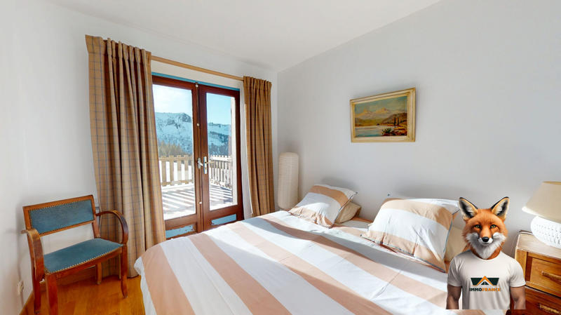 Local commercial - 1 017 m² - 28 pièces