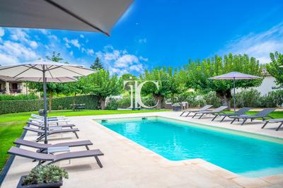 Maison - 537 m² - 12 pièces