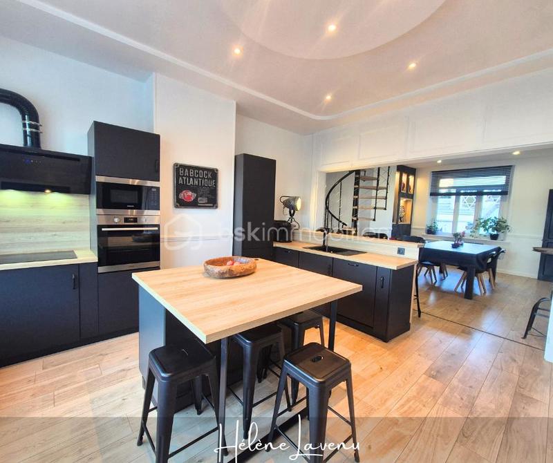 Maison bourgeoise - 224 m² - 7 pièces