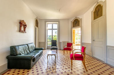 Maison - 232 m² - 11 pièces