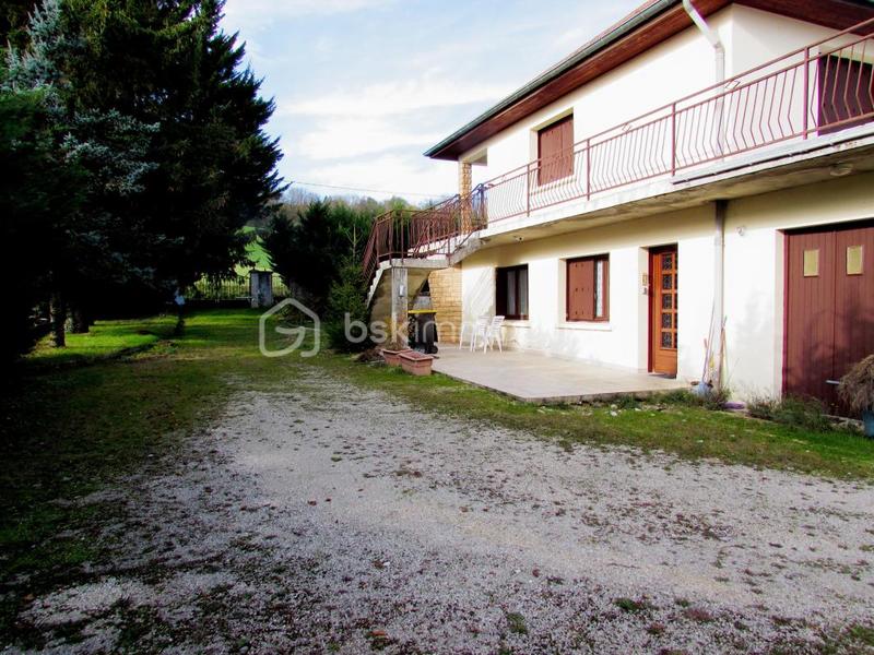 Maison - 214 m² - 9 pièces