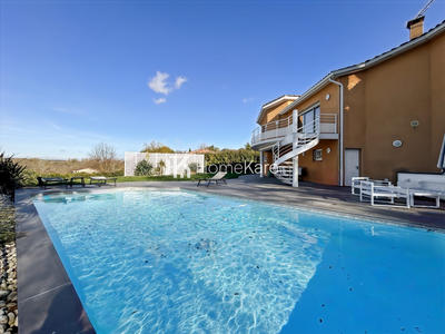 Maison - 185 m² - 7 pièces