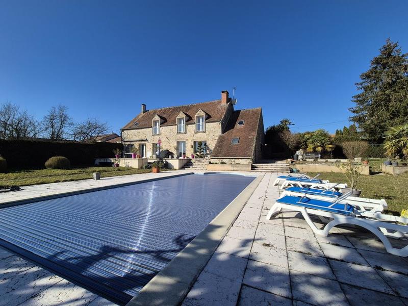 Maison - 245 m² - 7 pièces