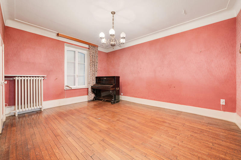 Maison - 303 m² - 11 pièces