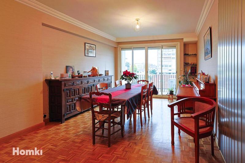 Appartement - 155 m² - 6 pièces