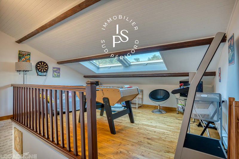 Maison - 192 m² - 6 pièces