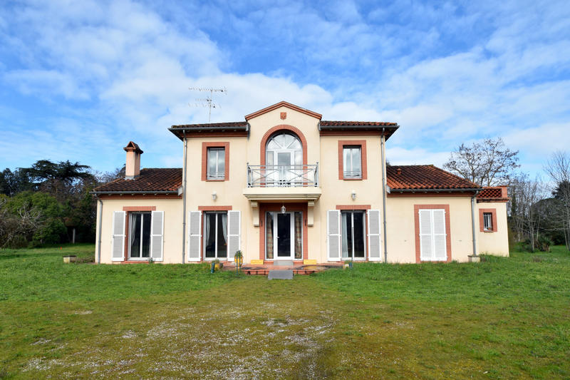 Maison - 200 m² - 7 pièces