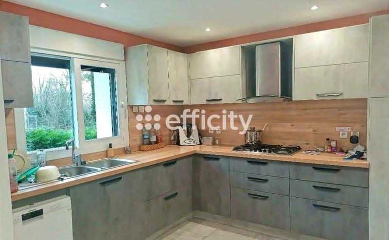 Pavillon - 250 m² - 10 pièces