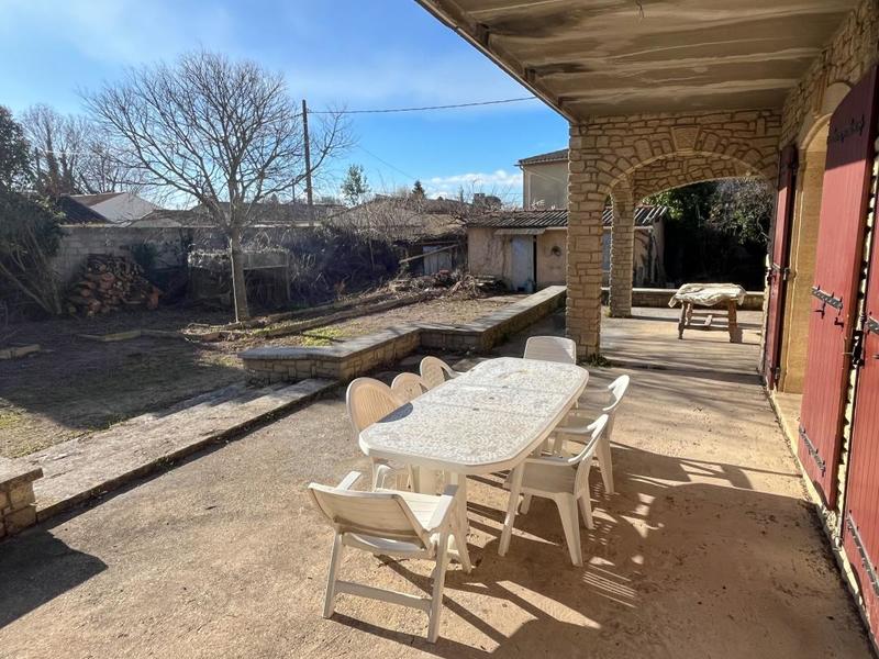 Propriété - 261 m² - 6 pièces