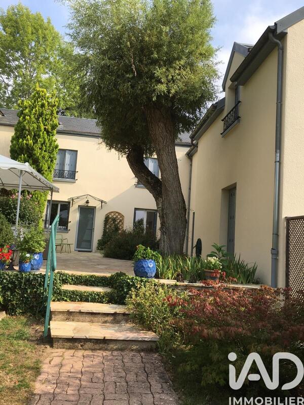 Maison - 210 m² - 7 pièces