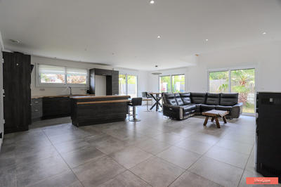 Maison contemporaine - 111 m² - 5 pièces