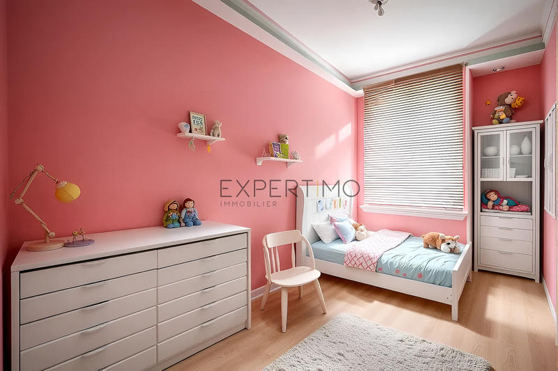 Maison - 255 m² - 8 pièces