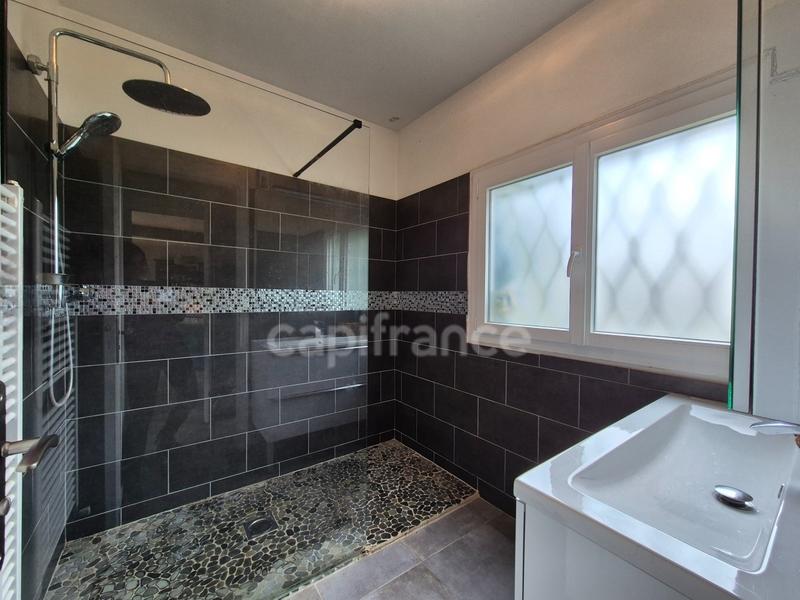 Maison - 178 m² - 7 pièces