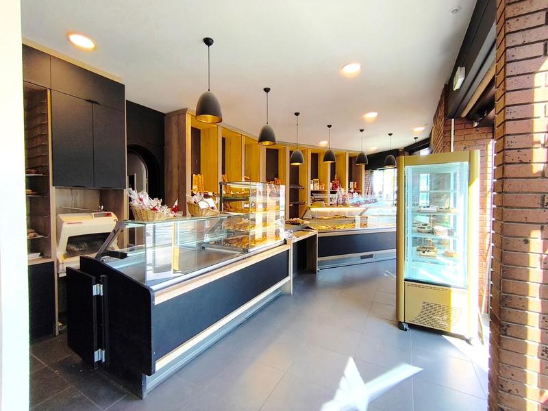 Local commercial - 200 m² - 4 pièces