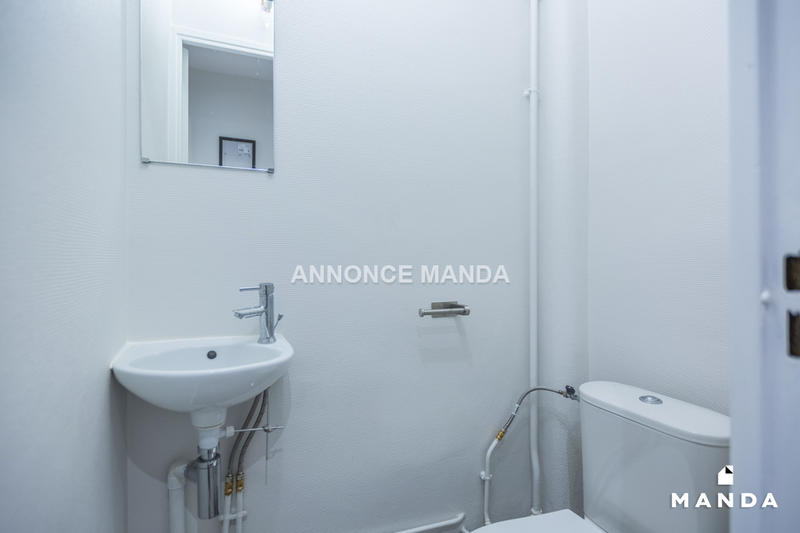 Chambre - 9 m² - 5 pièces