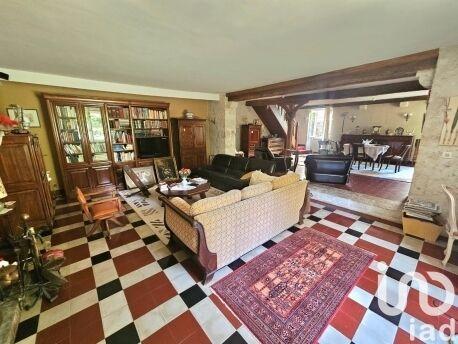 Maison - 212 m² - 7 pièces