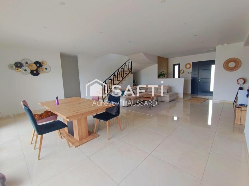 Maison - 159 m² - 5 pièces