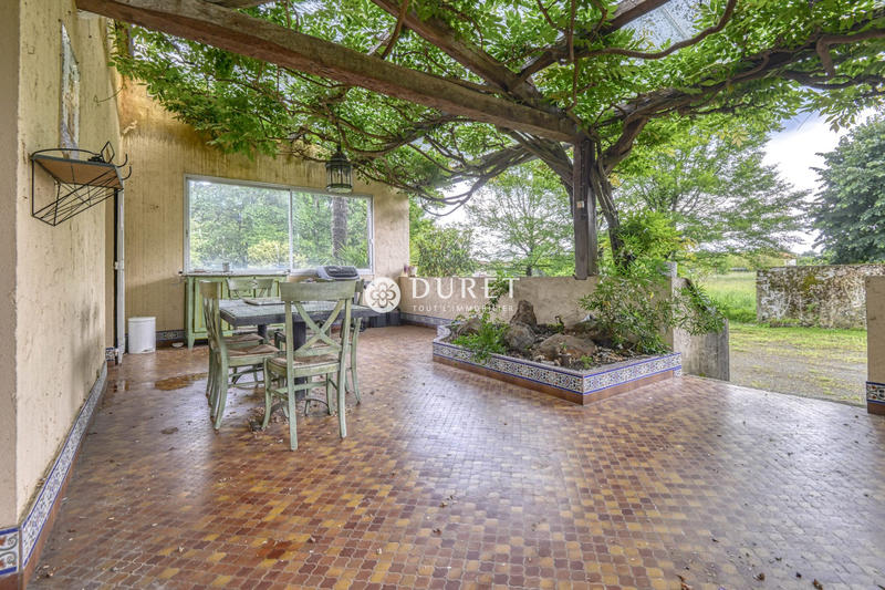 Maison - 214 m² - 10 pièces