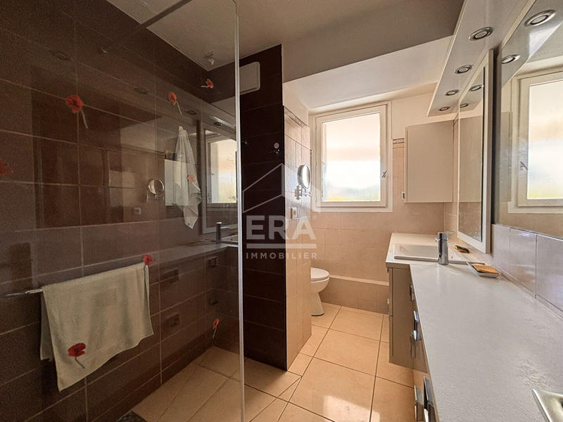 Appartement - 79 m² - 3 pièces