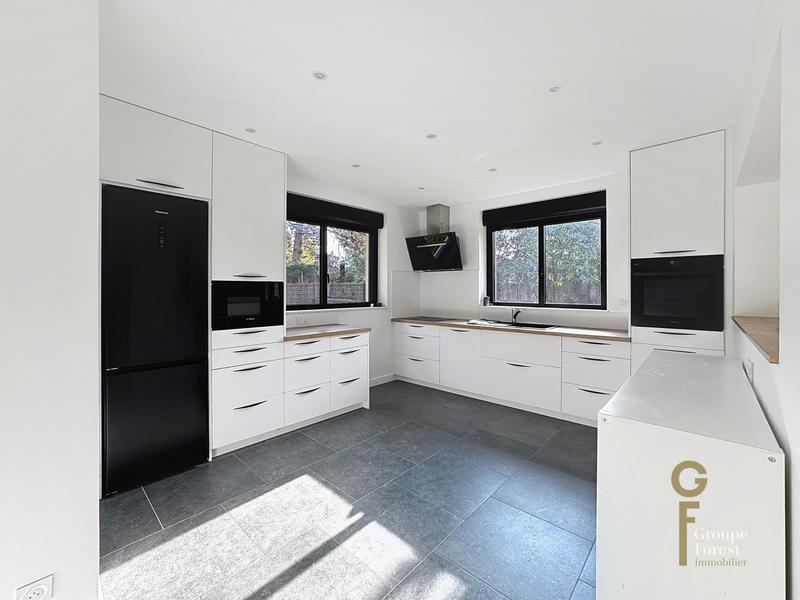 Maison - 193 m² - 5 pièces