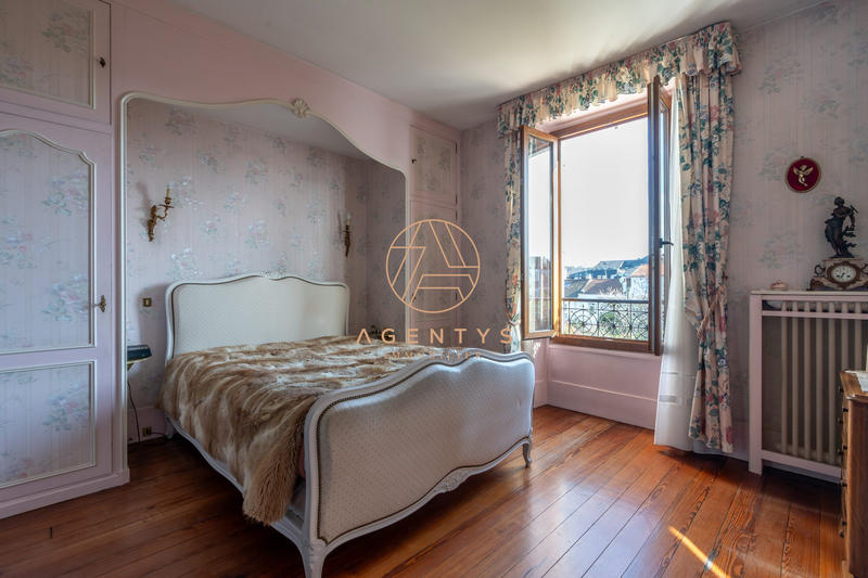 Maison - 165 m² - 6 pièces