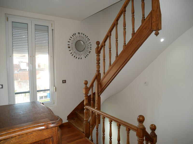 Maison - 244 m² - 10 pièces