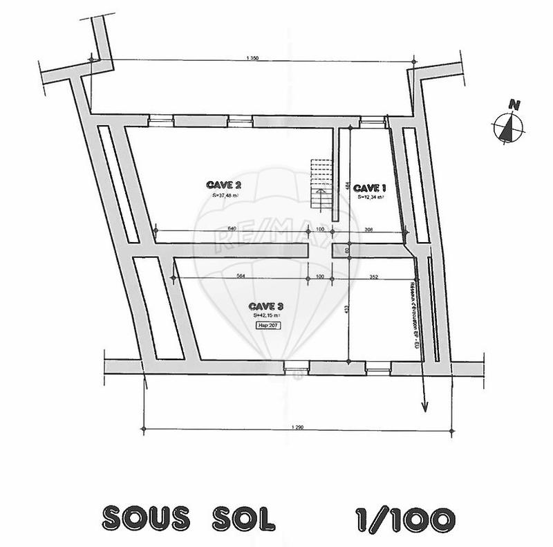 Maison - 300 m² - 15 pièces