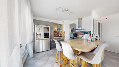 Appartement - 94 m² - 5 pièces