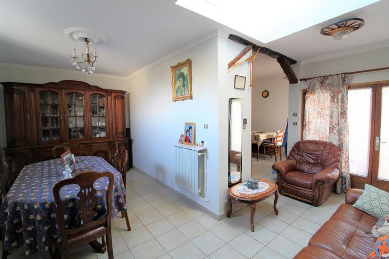 Maison - 92 m² - 5 pièces