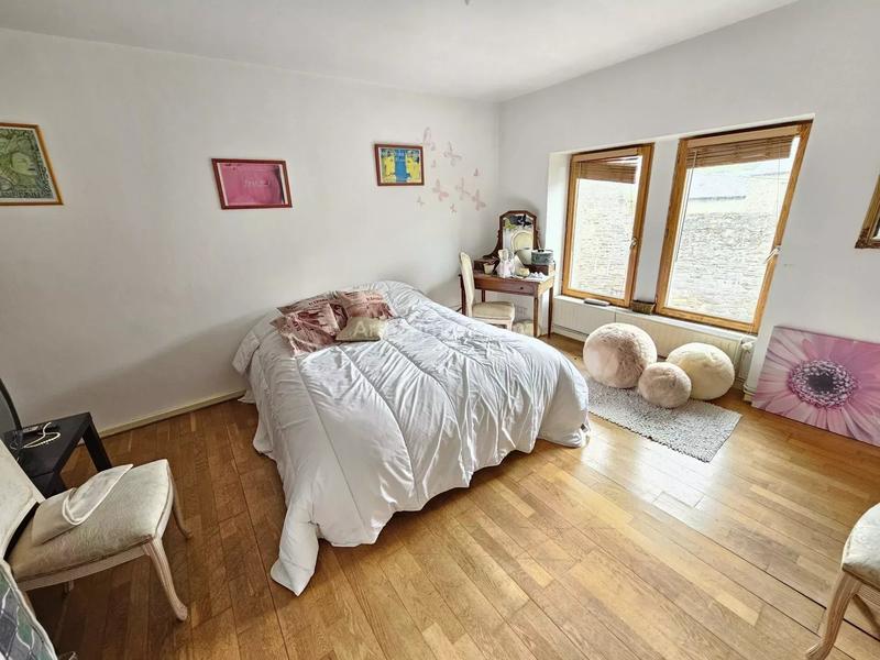 Maison - 203 m² - 6 pièces