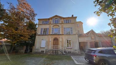 Maison - 347 m² - 8 pièces
