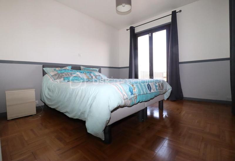 Maison traditionnelle - 175 m² - 8 pièces