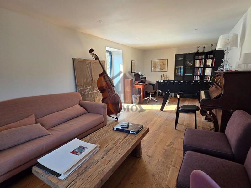 Demeure - 151 m² - 5 pièces