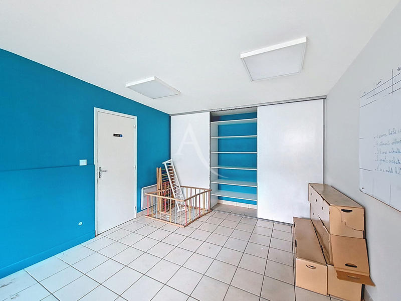 Maison - 222 m² - 6 pièces