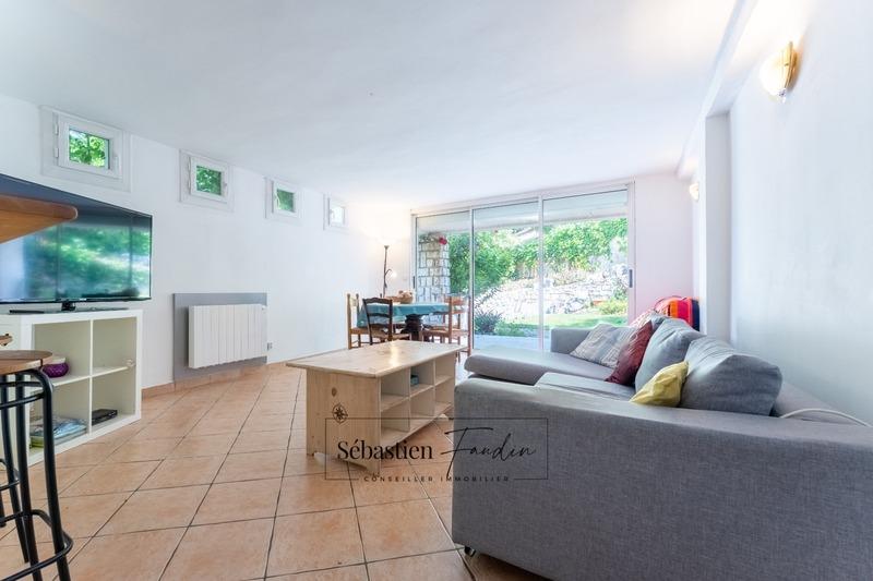 Maison - 210 m² - 8 pièces