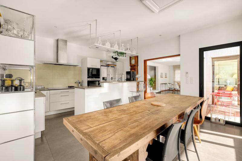 Maison contemporaine - 198 m² - 6 pièces