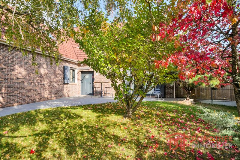 Maison - 227 m² - 8 pièces