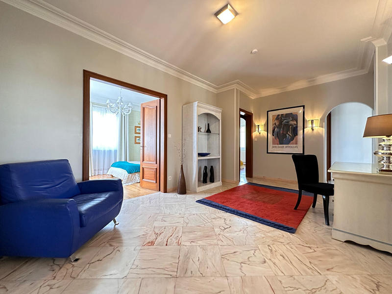 Maison - 380 m² - 11 pièces