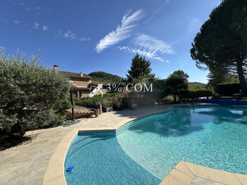 Mas - 242 m² - 9 pièces