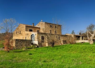 Maison en pierre - 256 m² - 8 pièces