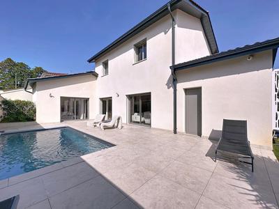 Villa - 125 m² - 5 pièces