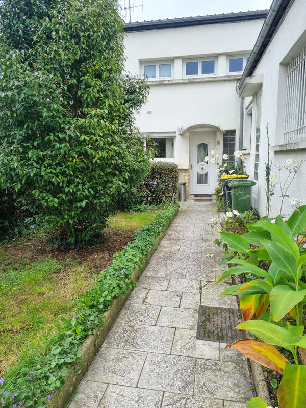 Maison - 108 m² - 4 pièces