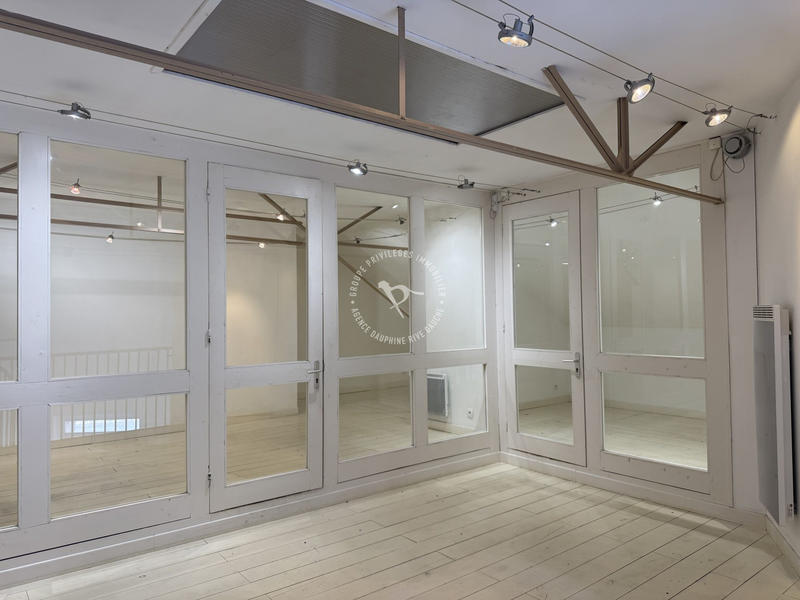 Local d'activités - 80 m² - 5 pièces