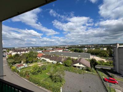 Appartement - 100 m² - 6 pièces