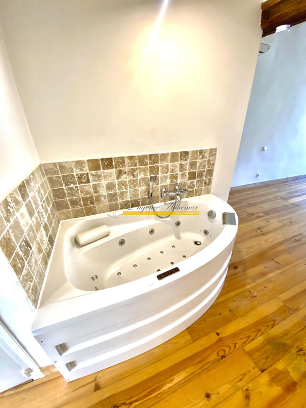 Maison de village - 90 m² - 3 pièces