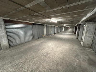 Parking / Garage - 12 m²