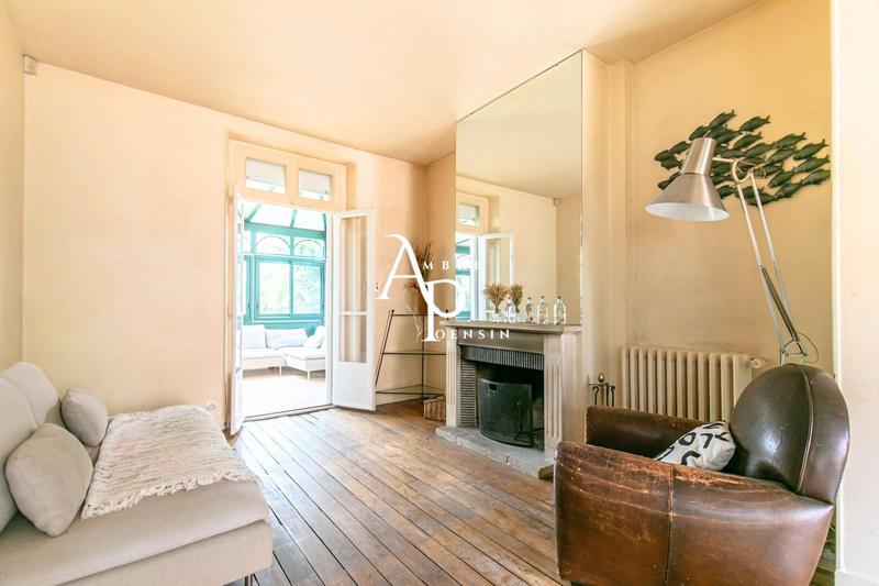 Maison - 247 m² - 10 pièces