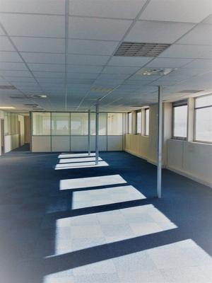 Bureau - 3 700 m²
